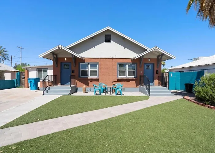 Cute & Cozy Renovated In The Heart Of