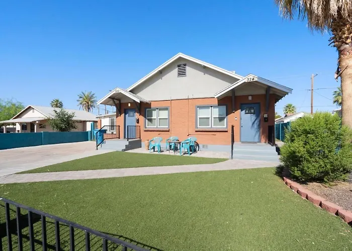 Cute & Cozy Renovated In The Heart Of Phoenix