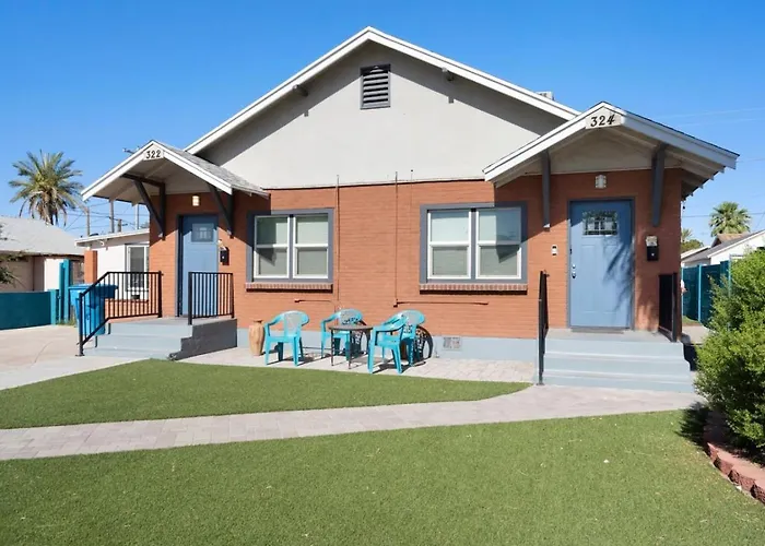 Cute & Cozy Renovated In The Heart Of *