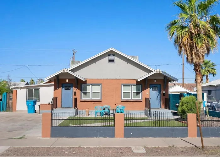 Cute & Cozy Renovated In The Heart Of Phoenix