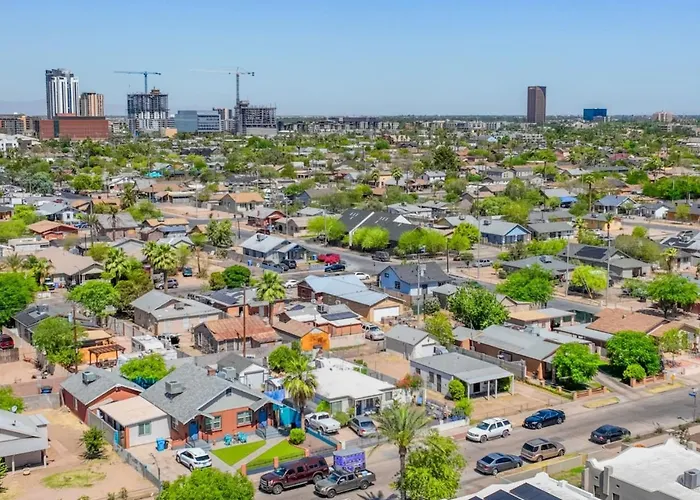 Cute & Cozy Renovated In The Heart Of Phoenix