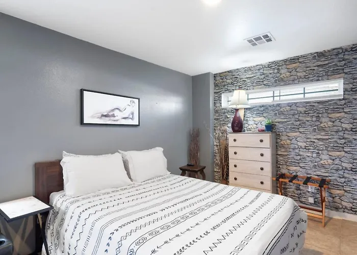 Cute & Cozy Renovated In The Heart Of Apartamento *