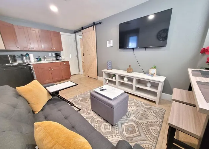 Apartamento Cute & Cozy Renovated In The Heart Of