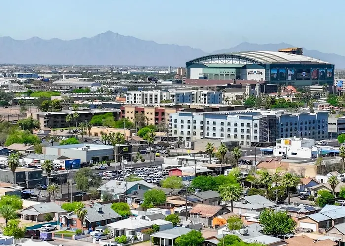 Cute & Cozy Renovated In The Heart Of Phoenix